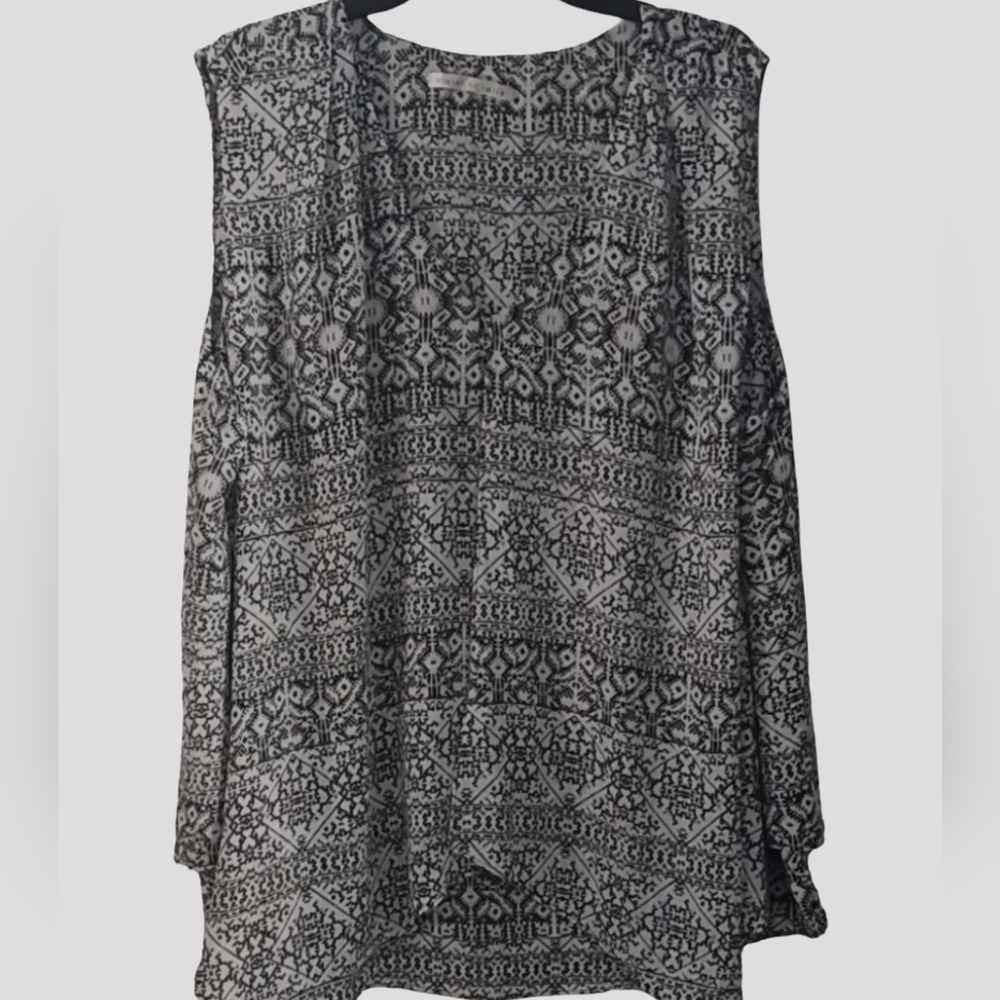 Violet & Claire Monochrome Geometric Womens Plus Size Blouse Size 3X